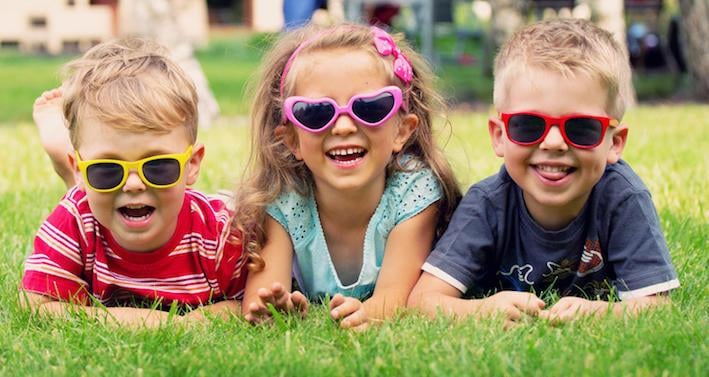 las gafas de sol los niños